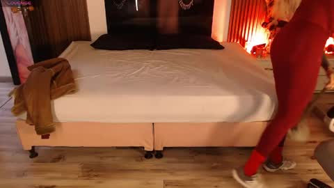 SAM MANSON online show from 05-26-26, 02:13