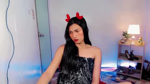 Snapshot of sam_mitinair chatting on 12-23-24, 05:32 sam online show from 12-23-24, 05:32