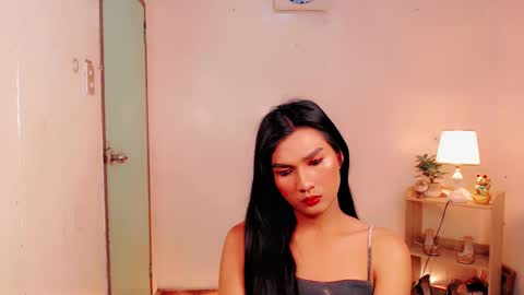 Snapshot of sam_mitinair chatting on 01-06-25, 10:13 sam online show from 01-06-25, 10:13