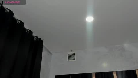 sam_naughty18 online show from 04-09-26, 02:22