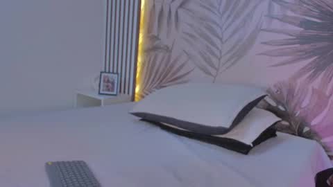 Samaantha  online show from 09-17-25, 11:34