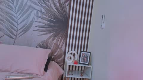 Snapshot of samaantha_white_ chatting on 01-19-26, 11:36 Samaantha online show from 01-19-26, 11:36