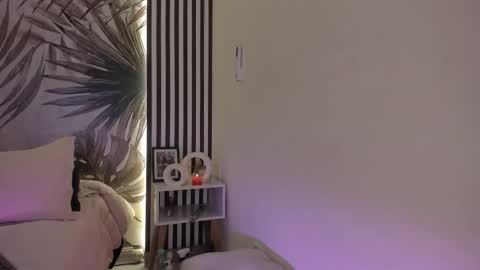 Snapshot of samaantha_white_ chatting on 03-09-26, 11:14 Samaantha online show from 03-09-26, 11:14