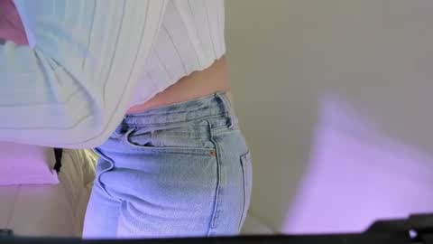 Snapshot of samaantha_white_ chatting on 03-31-26, 11:32 Samaantha online show from 03-31-26, 11:32