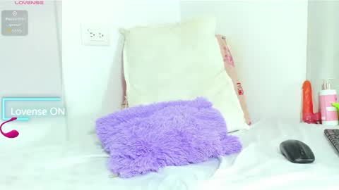 Snapshot of samanta_little chatting on 05-01-26, 12:15 Samantha online show from 05-01-26, 12:15