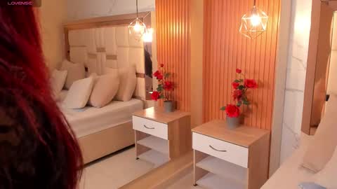 Snapshot of samanta_quinn chatting on 12-22-25, 08:44 samantha online show from 12-22-25, 08:44