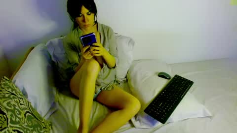 Snapshot of samanta_r_ chatting on 06-07-26, 06:00 Samanta online show from 06-07-26, 06:00