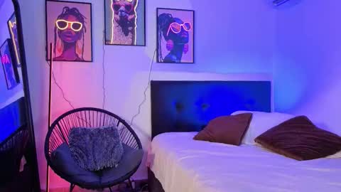 Snapshot of samanta_smith001 chatting on 12-22-25, 12:57 Samanta online show from 12-22-25, 12:57