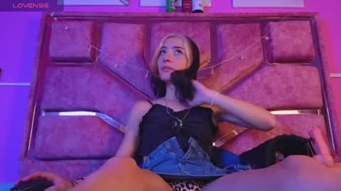 Snapshot of samantaa_liov chatting on 06-17-26, 07:48 samantaa_liov online show from 06-17-26, 07:48