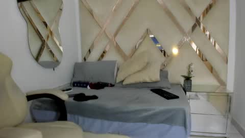 Snapshot of samantaht chatting on 12-13-24, 02:27 samantaht online show from 12-13-24, 02:27