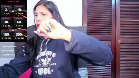 Snapshot of samantha1_rosse01 chatting on 05-08-26, 04:45 samantha1_rosse01 online show from 05-08-26, 04:45