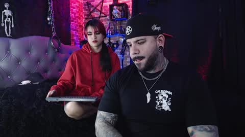 Snapshot of samantha_abrill chatting on 01-23-25, 03:58 Samantha and Victor online show from 01-23-25, 03:58