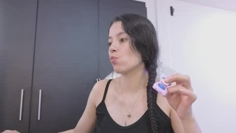 Snapshot of samantha_blow chatting on 05-20-26, 03:24 samantha_blow online show from 05-20-26, 03:24