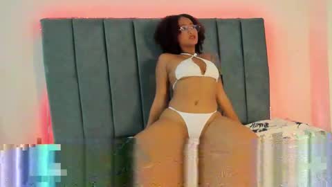 Snapshot of samantha_ebony01 chatting on 05-12-26, 01:41 SAMANTHA online show from 05-12-26, 01:41