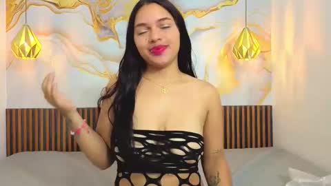Snapshot of samantha_lopez2 chatting on 05-11-26, 04:04 samantha_lopez2 online show from 05-11-26, 04:04
