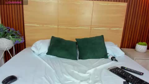 S A M A N T H A online show from 12-14-25, 07:58