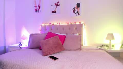 Samantha online show from 05-19-26, 08:04