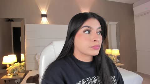 Snapshot of samanthaa_22_ chatting on 01-06-25, 12:46 Samanthaa online show from 01-06-25, 12:46