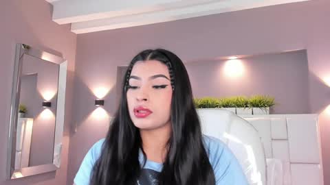 Snapshot of samanthaa_22_ chatting on 01-09-25, 03:47 Samanthaa online show from 01-09-25, 03:47