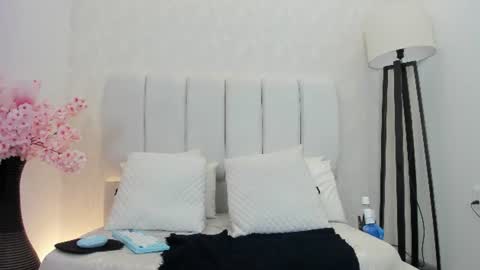 Snapshot of samanthaa_hill chatting on 08-03-26, 12:43 . Samantha . online show from 08-03-26, 12:43
