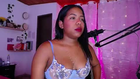 Snapshot of samanthabloom570089 chatting on 12-07-24, 11:40 Samantha Bloom  online show from 12-07-24, 11:40