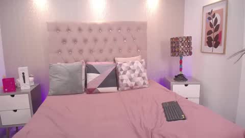 Samantha online show from 11-26-25, 06:03