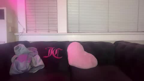 Snapshot of samanthafever chatting on 03-26-26, 06:52 samanthafever online show from 03-26-26, 06:52