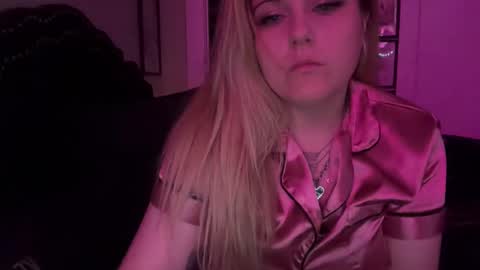 Snapshot of samanthafever chatting on 05-14-26, 11:06 samanthafever online show from 05-14-26, 11:06