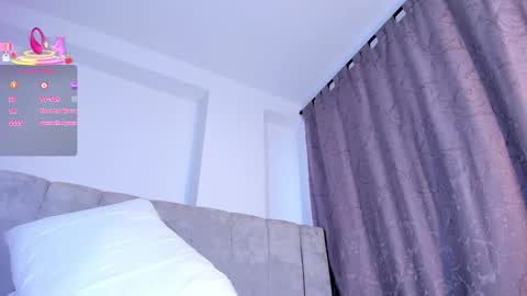 Snapshot of samanthaheinz chatting on 03-05-25, 10:43 V A N E S S A online show from 03-05-25, 10:43