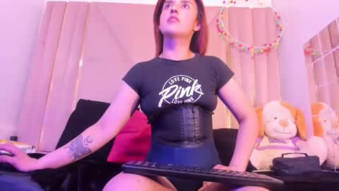 Snapshot of samanthamoonsx chatting on 04-23-26, 11:07 Samantha online show from 04-23-26, 11:07