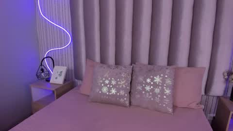 Alejandra  online show from 10-21-25, 11:55