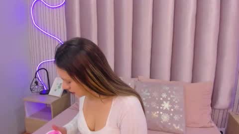 Alejandra  online show from 11-13-25, 12:15