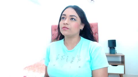 Snapshot of samanthapoxy30 chatting on 01-22-25, 02:48 Samantha online show from 01-22-25, 02:48