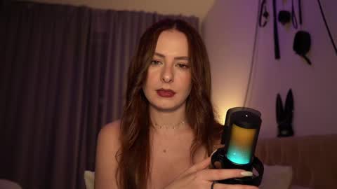Snapshot of samanthavixen chatting on 02-04-25, 05:34 Goddess Samantha Vixen online show from 02-04-25, 05:34