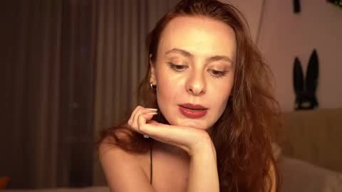 Snapshot of samanthavixen chatting on 02-11-25, 09:14 Goddess Samantha Vixen online show from 02-11-25, 09:14
