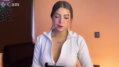 Snapshot of samara_lam chatting on 01-05-25, 01:15 Sammy  online show from 01-05-25, 01:15