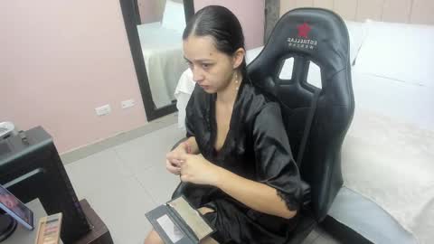 Sara  online show from 02-14-25, 11:31