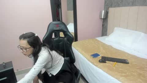 Sara  online show from 02-17-25, 05:53