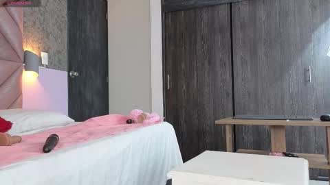 Snapshot of samarha_xue chatting on 03-20-26, 11:37 Sara online show from 03-20-26, 11:37