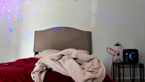 Yaya online show from 09-09-25, 02:27