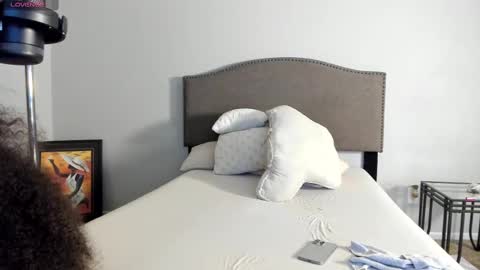 Yaya online show from 10-01-25, 03:56