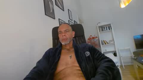 Sam online show from 05-10-26, 09:03