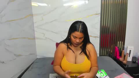 Snapshot of samevanshot chatting on 11-21-25, 03:05 samevanshot online show from 11-21-25, 03:05