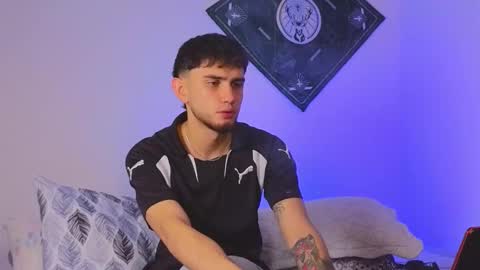 Snapshot of samevansx chatting on 10-25-25, 02:46 samevansx online show from 10-25-25, 02:46