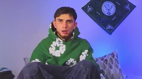 Snapshot of samevansx chatting on 11-12-25, 08:52 samevansx online show from 11-12-25, 08:52