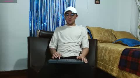 Snapshot of samfox_ chatting on 10-02-25, 02:07 SAM online show from 10-02-25, 02:07