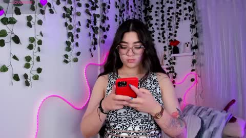 samii evans  online show from 04-12-26, 03:22