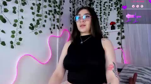 Snapshot of samii_evans chatting on 07-25-26, 05:05 samii evans online show from 07-25-26, 05:05