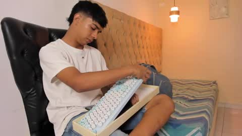 Snapshot of samir_19x chatting on 06-02-26, 06:10 samir_19x online show from 06-02-26, 06:10