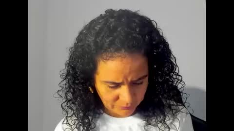 Snapshot of samm_hoti chatting on 10-18-25, 07:58 sam online show from 10-18-25, 07:58